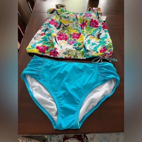 Ocean Ave women’s swim wear . Floral print Tankini top and bottom size medium - Picture 5 of 8